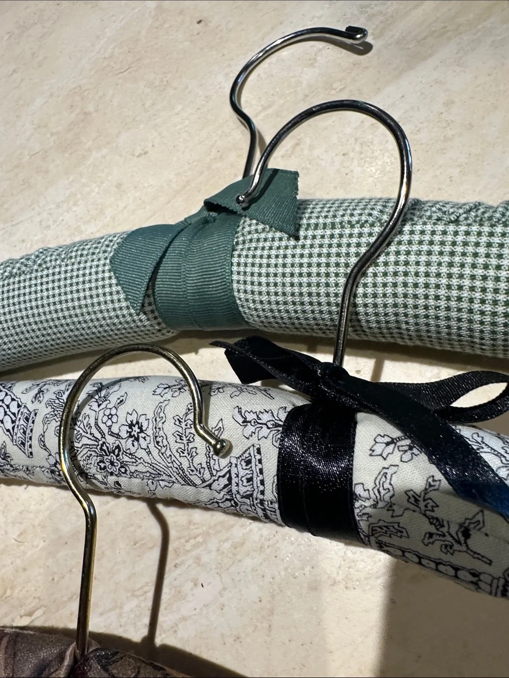 Padded Fabric Clothes Hangers Set - Green, White & Brown